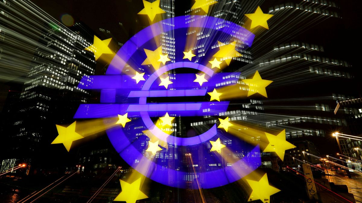 La política, no la economía, exige un papel internacional reforzado para el euro