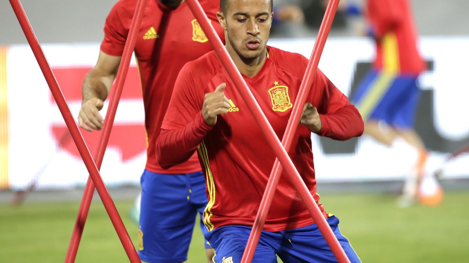 Foto: Thiago, en un entrenamiento con España (Reuters)