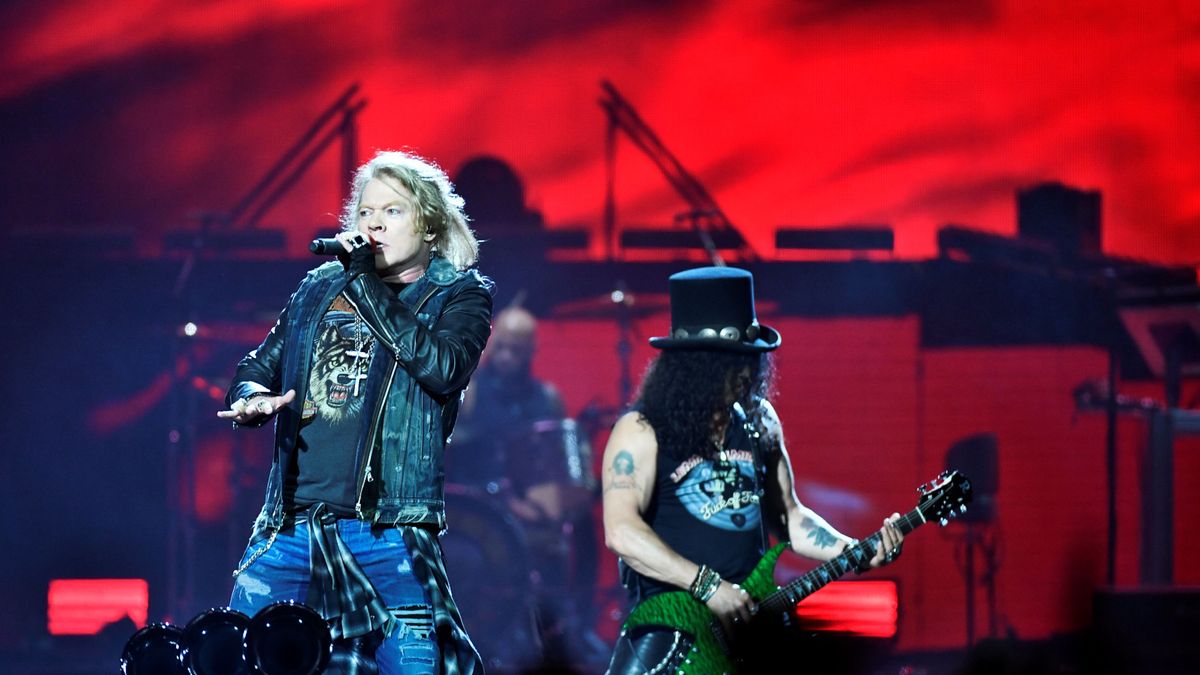 Guns N' Roses elimina de su disco estrella una canción... por racista y homófoba