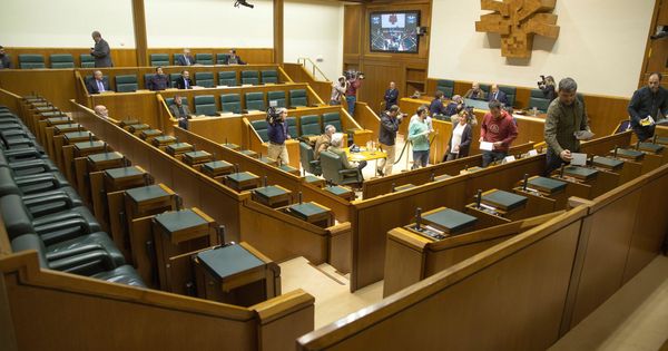 Foto: El Parlamento Vasco suspende este viernes la sesión de control al Gobierno por falta de quórum debido a la huelga. (EFE)