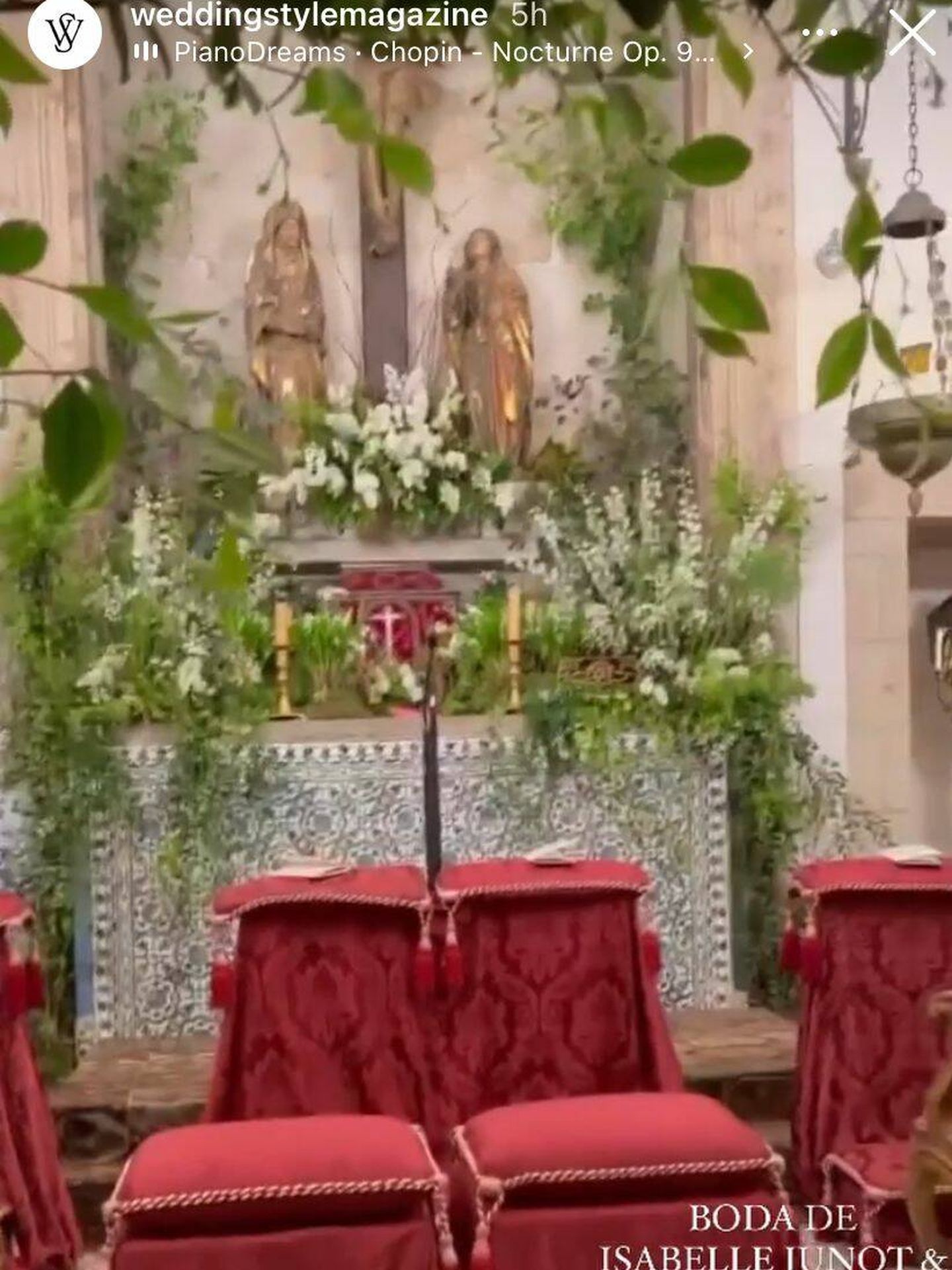 Altar de la capilla donde se celebró la ceremonia religiosa. (IG)
