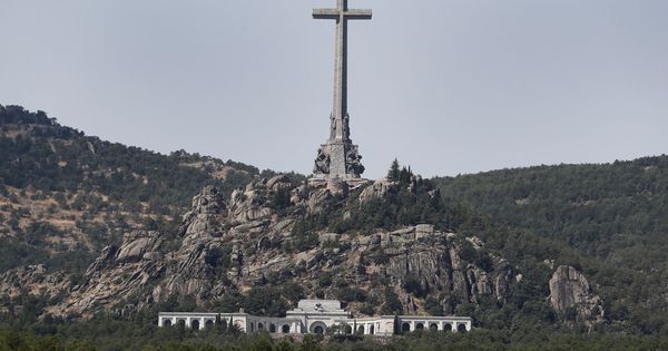 Foto: Vista general del monumento del Valle de los Caídos. (EFE)