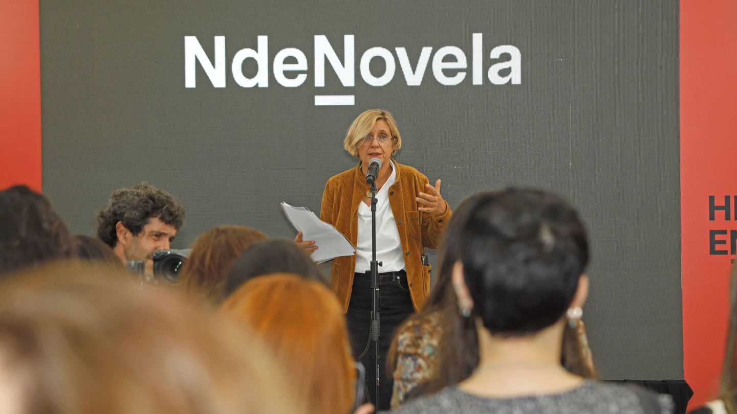 La editora Belén López, en la presentación de N de Novela (PLANETA)