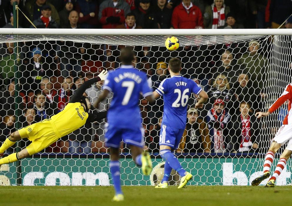 Foto: Imagen del gol de Assaidi, que sentenció al Chelsea (EFE)