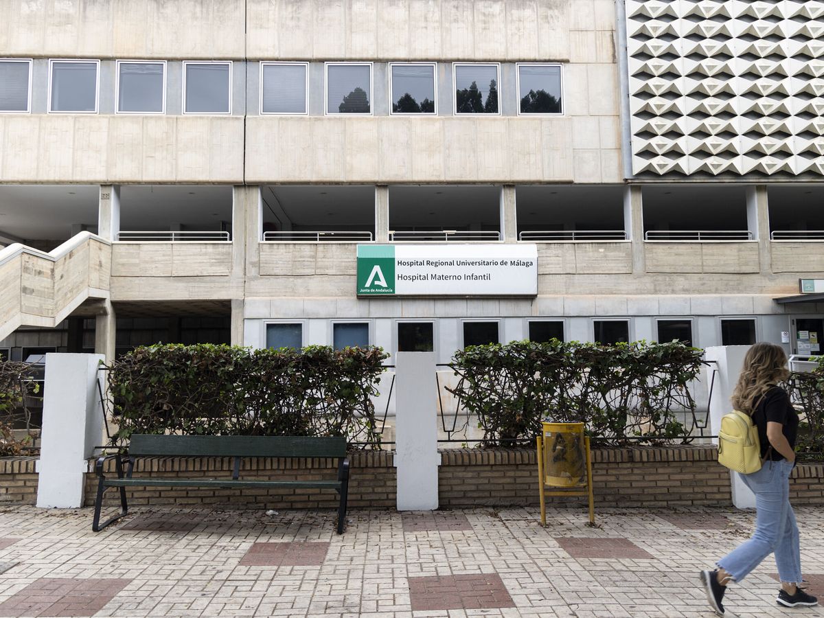 Foto: Vista exterior del hospital Materno Infantil de Málaga. (EFE/Daniel Pérez)