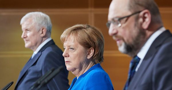 Foto:  El jefe de la Unión Socialcristiana de Baviera (CSU), Horst Seehofer, la canciller alemana y líder de la Unión Cristianodemócrata (CDU), Angela Merkel, y el líder del Partido Socialdemócrata (SPD), Martin Schulz. (Reuters)