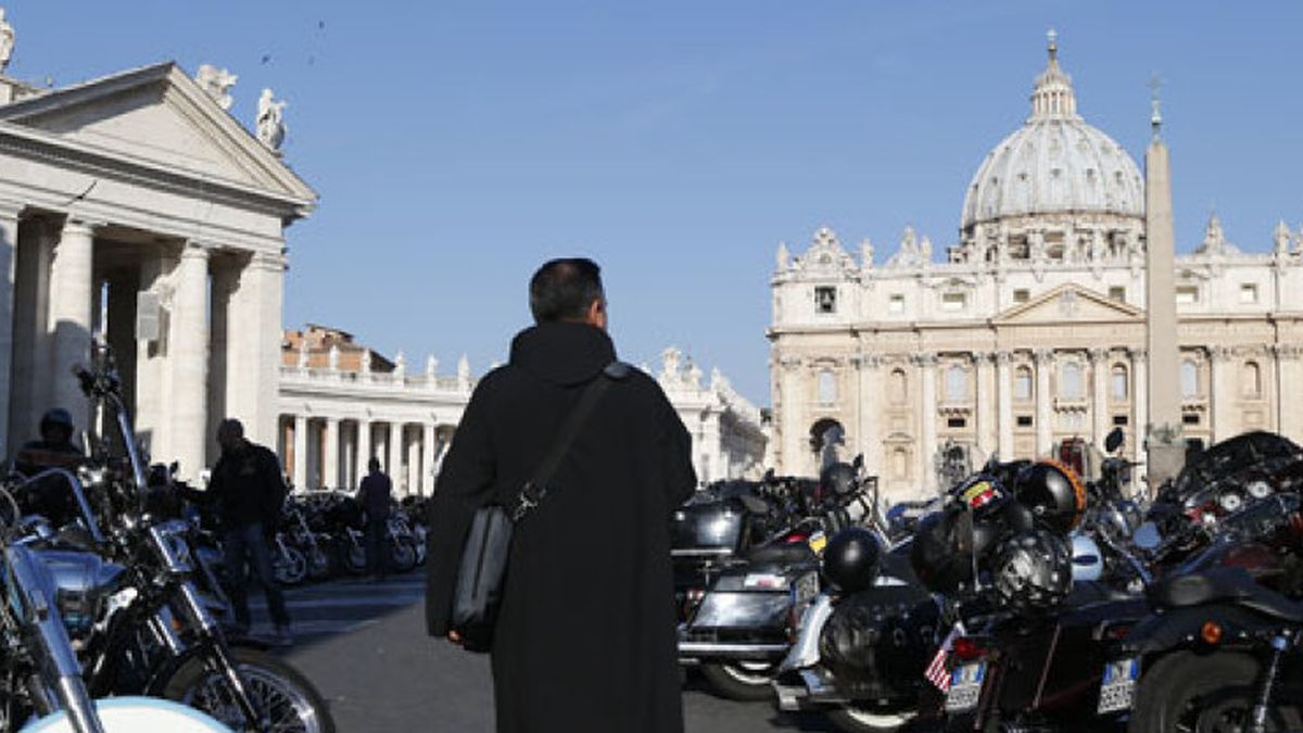 Dimiten el director general y el vicedirector del Banco Vaticano por el escándalo de corrupción
