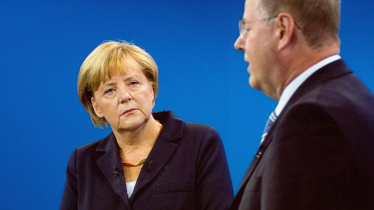 Steinbrück sorprende a Merkel en el debate e ilusiona a los socialdemócratas