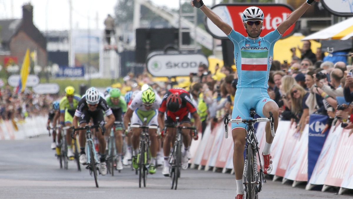 Nibali gana la segunda etapa tras sorprender a un desconcertado grupo de favoritos