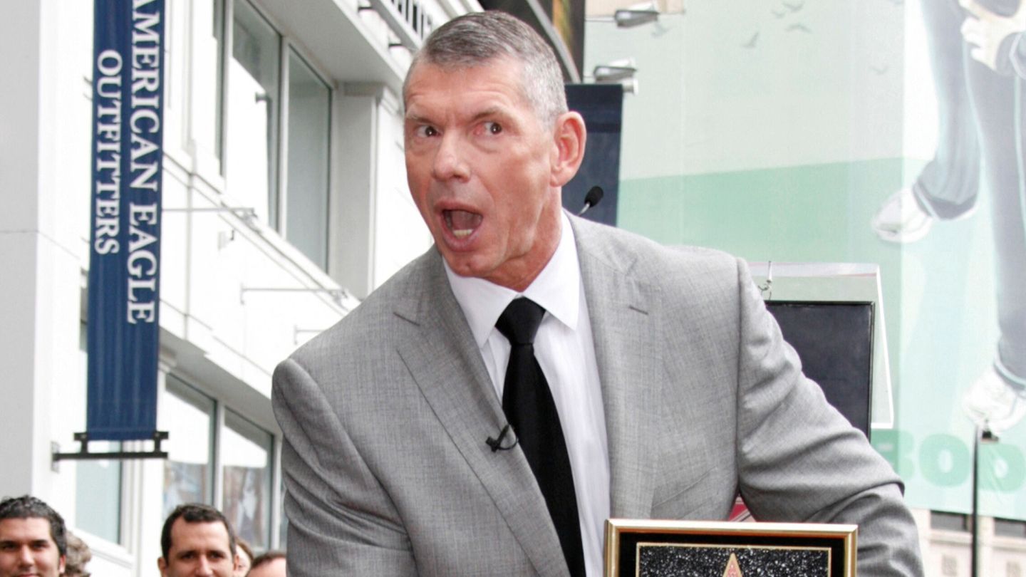 Vince McMahon recibe su estrella en el 2008. (Reuters/Fred Prouser)