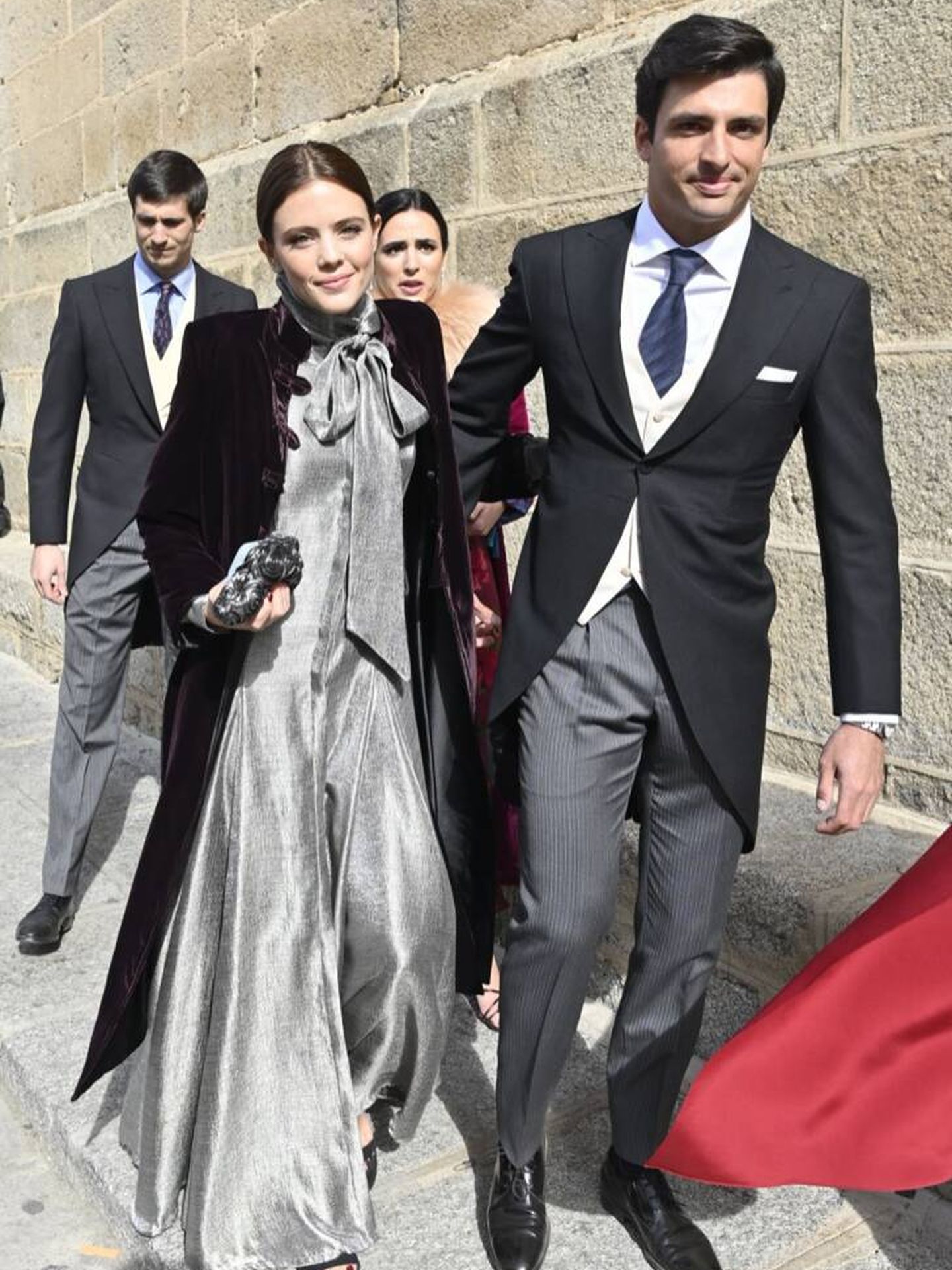 Isabel Hernáez y Carlos Sainz Jr., en la boda de Ana Sainz. (Gtres)
