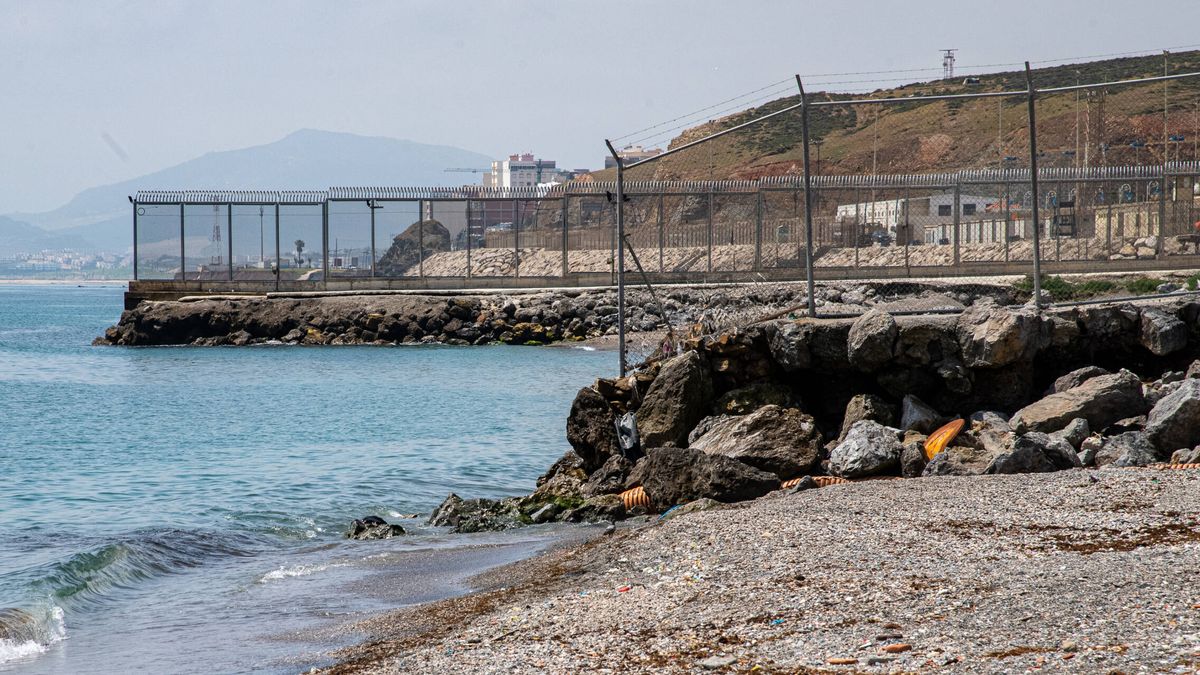 Un año del gran susto sobre Ceuta: la ciudad reabre hoy la frontera marroquí