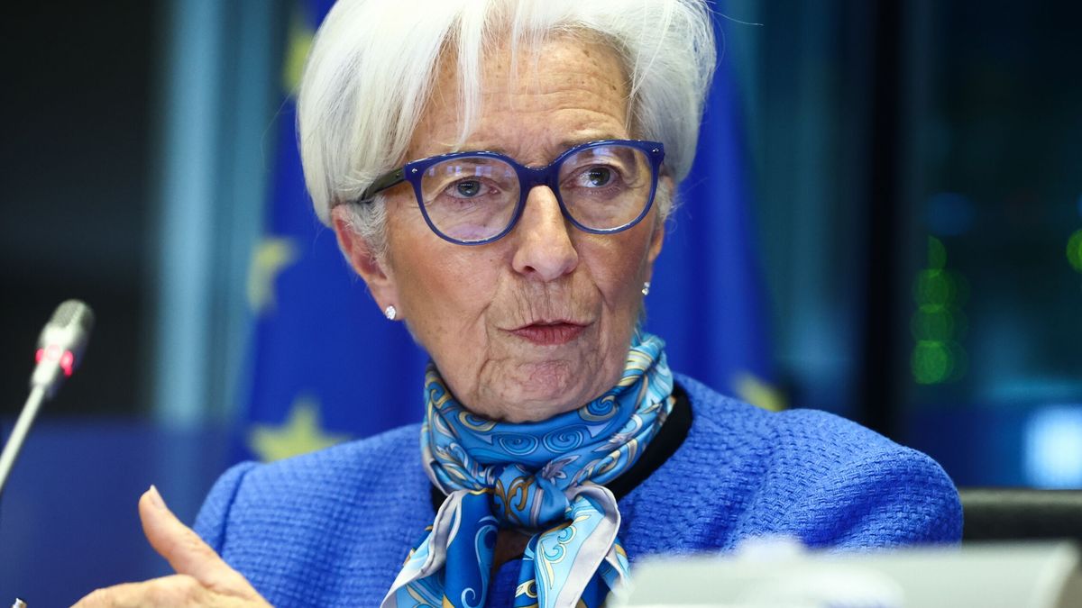 Lagarde llama a la calma y recuerda que "Suiza no marca los estándares" en la Unión Europea