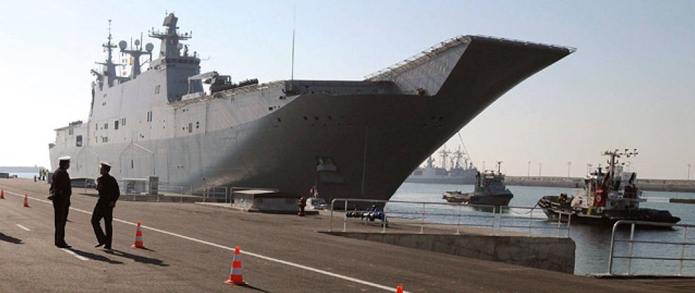 Foto: Avalancha de ciudades para ‘apadrinar’ el buque Juan Carlos I tras el rechazo de Barcelona