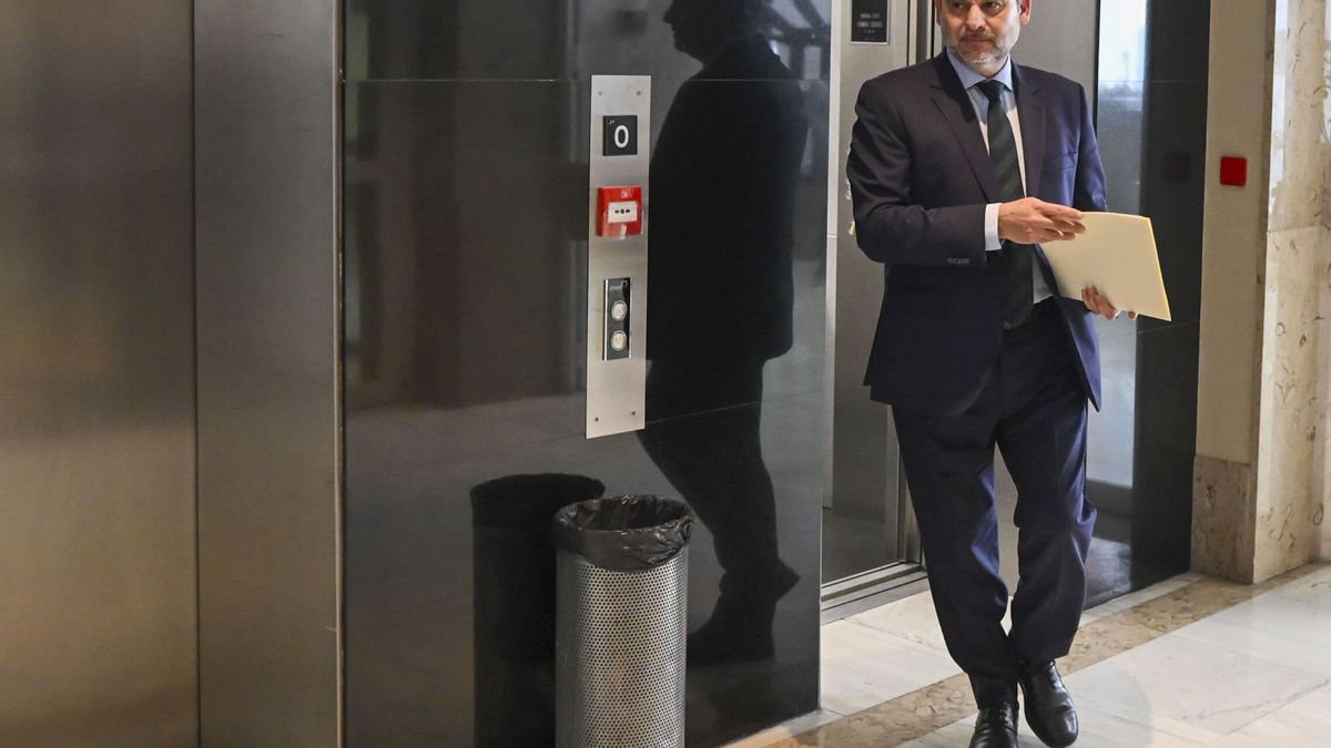 Los dardos de Ábalos al PSOE: "Tengo muchas respuestas, y las iré dando"