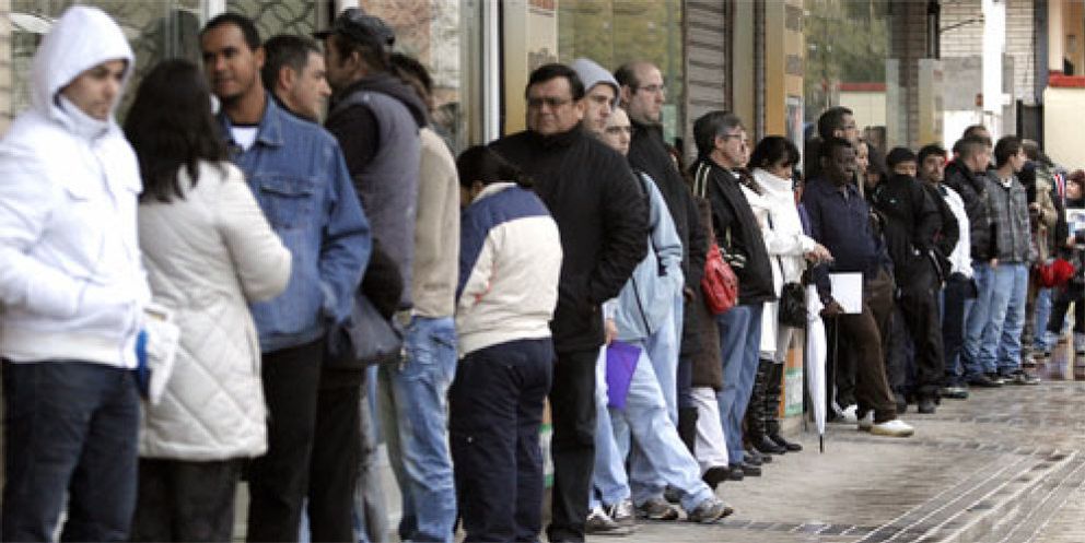 Foto: La crisis dispara un 22% la emigración española, en su mayoría jóvenes
