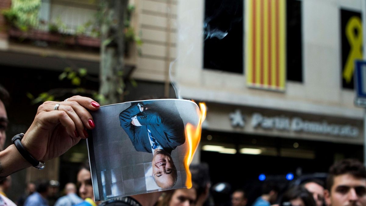 El acoso independentista fuerza al juez Llarena a salir de Cataluña 