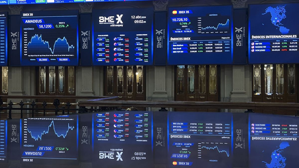 Bolsa e Ibex 35, en directo | Fuertes caídas en Wall Street por temor a que se atrasen las bajadas de tipos