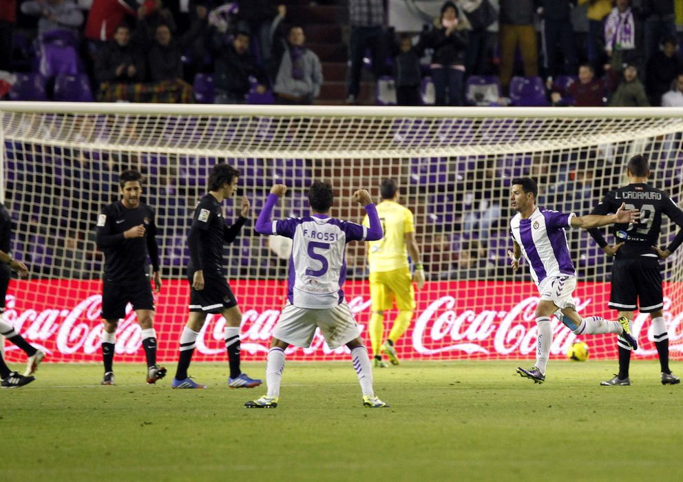 Foto: Javi Guerra celebra el segundo gol del Valladolid ante la Real Sociedad (EFE)