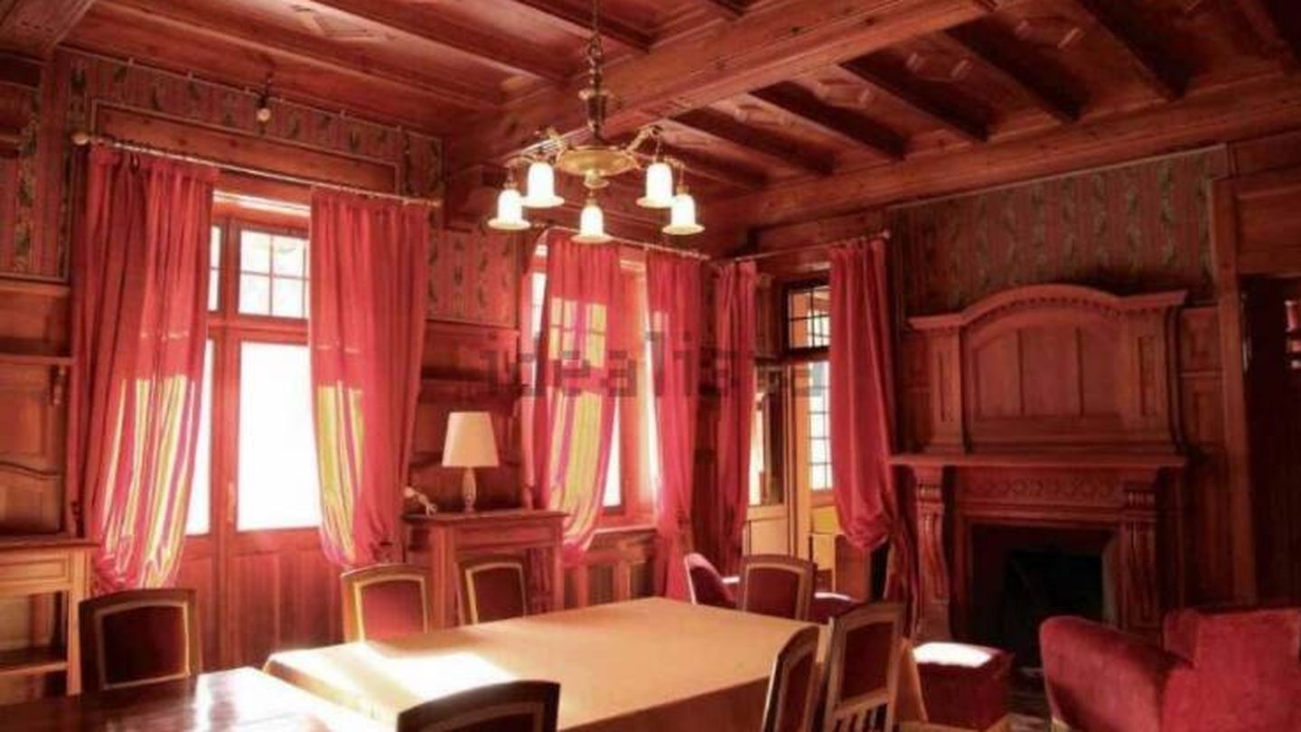 Uno de los salones de Villa Loubenó, la mansión de 'House of Gucci'. (Idealista)