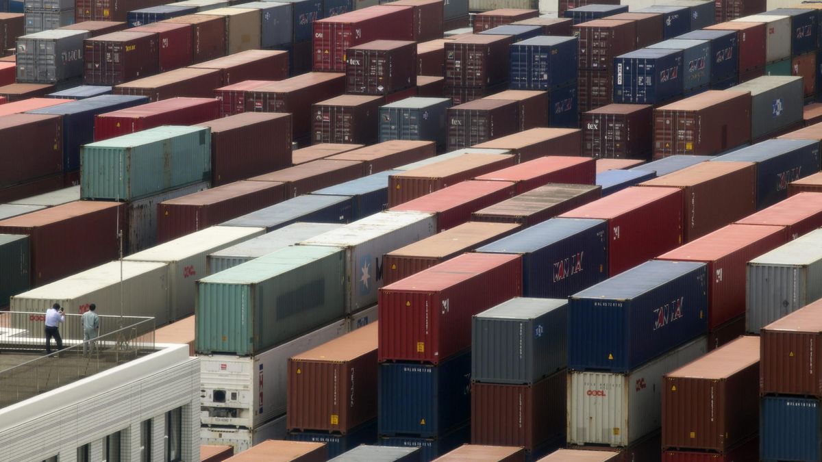 España alcanza récord exportador hasta junio y reduce el déficit comercial un 30%
