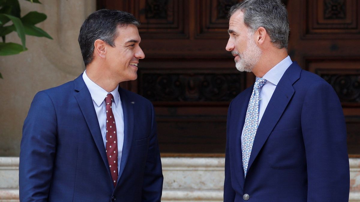 Felipe VI y Pedro Sánchez en Marivent: los secretos de sus looks (casi) idénticos