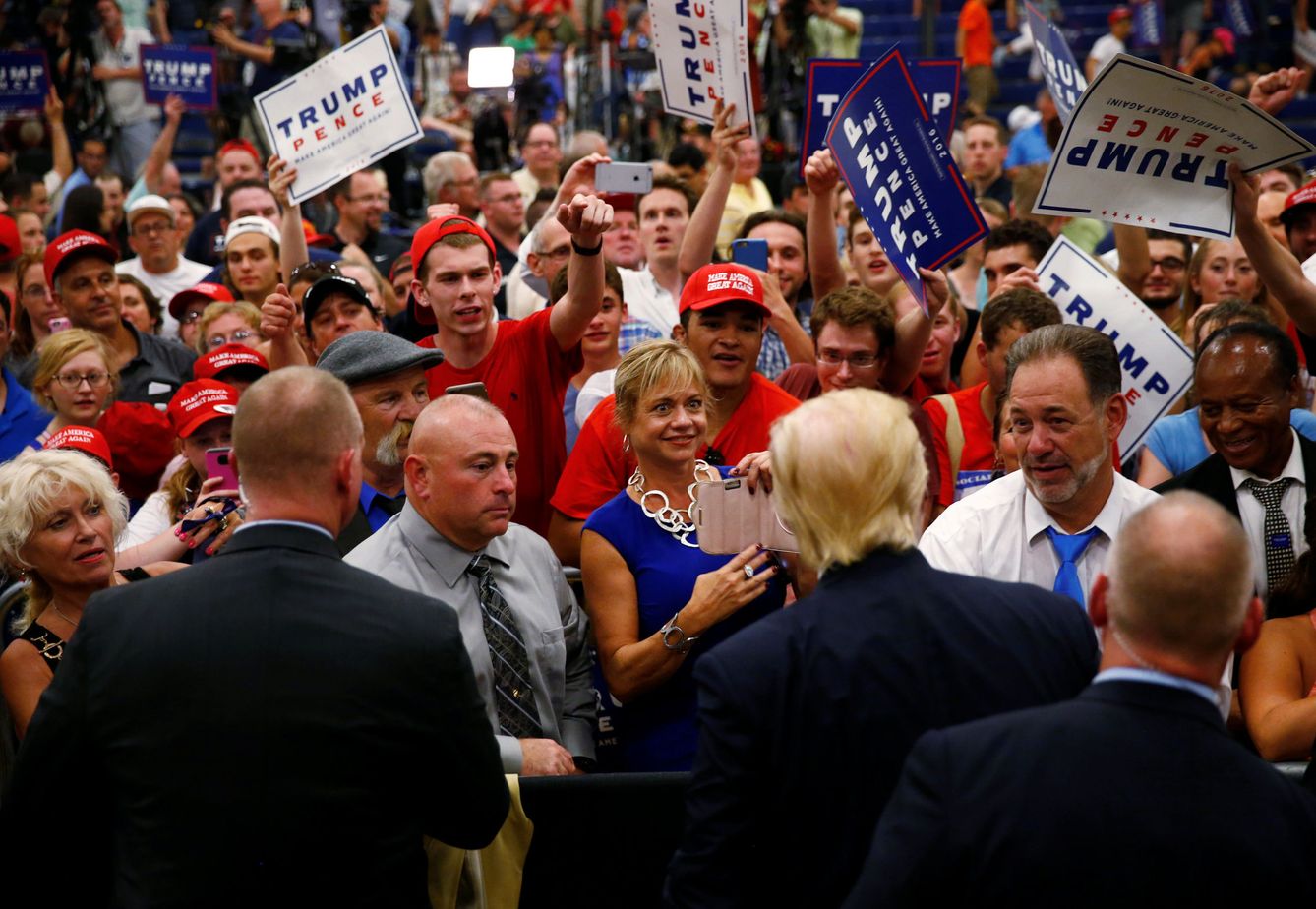 Donald Trump durante un acto de campaña en Windham, New Hampshire, el 6 de agosto de 2016 (Reuters).