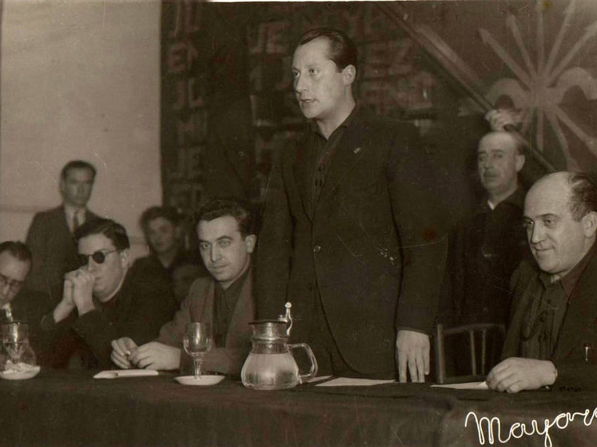Foto: José Antonio Primo de Rivera en un acto de Falange