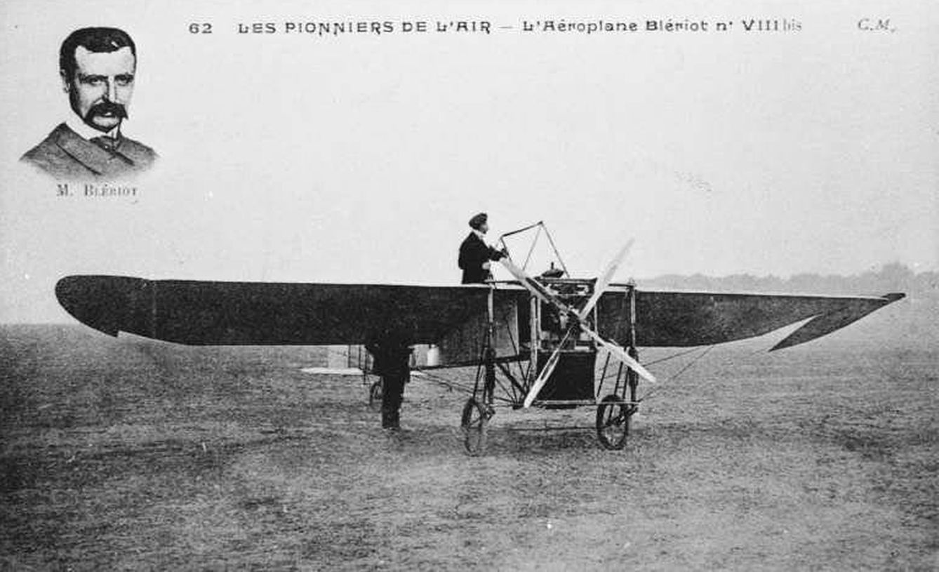 Louis Blériot y su monoplano. (Direction Générale de l'Aviation civil)
