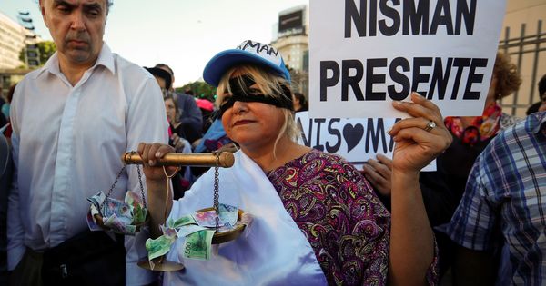 Foto: Manifestación tras la muerte de Alberto Nisman. (EFE)
