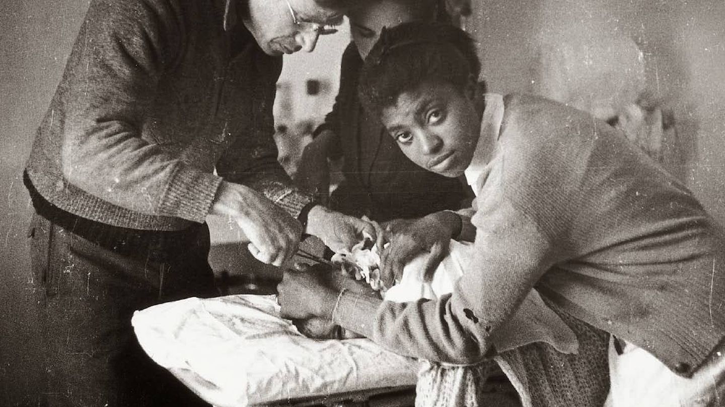 Salaria Kea trabajó como enfermera en la Guerra Civil española y en la Segunda Guerra Mundial.