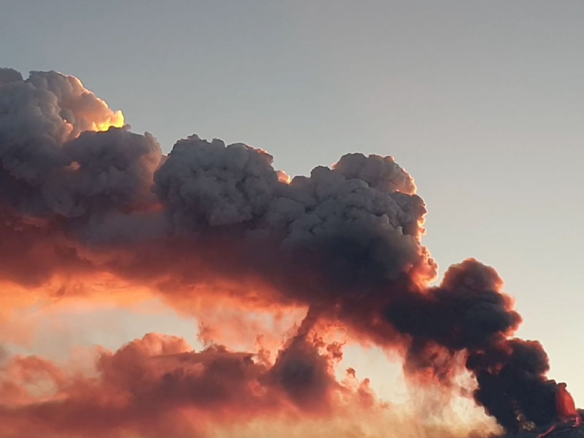 Foto: El volcán Etna vuelve a entrar en erupción. (Reuters) 