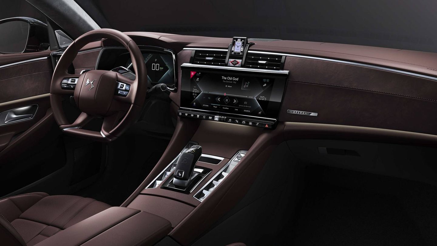 El interior del DS9 destaca por ofrecer el máximo cuidado por el detalle y los mejores materiales. 
