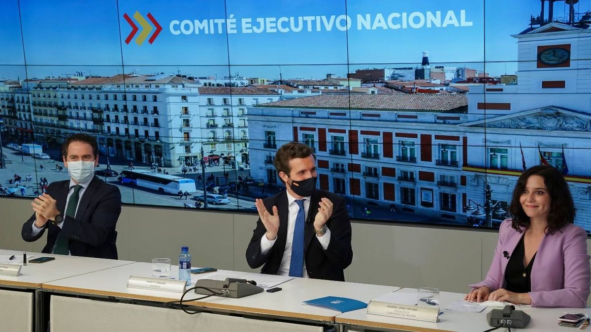 García Egea consultó a Bolaños sobre la existencia de un 'informe Ayuso' en Moncloa