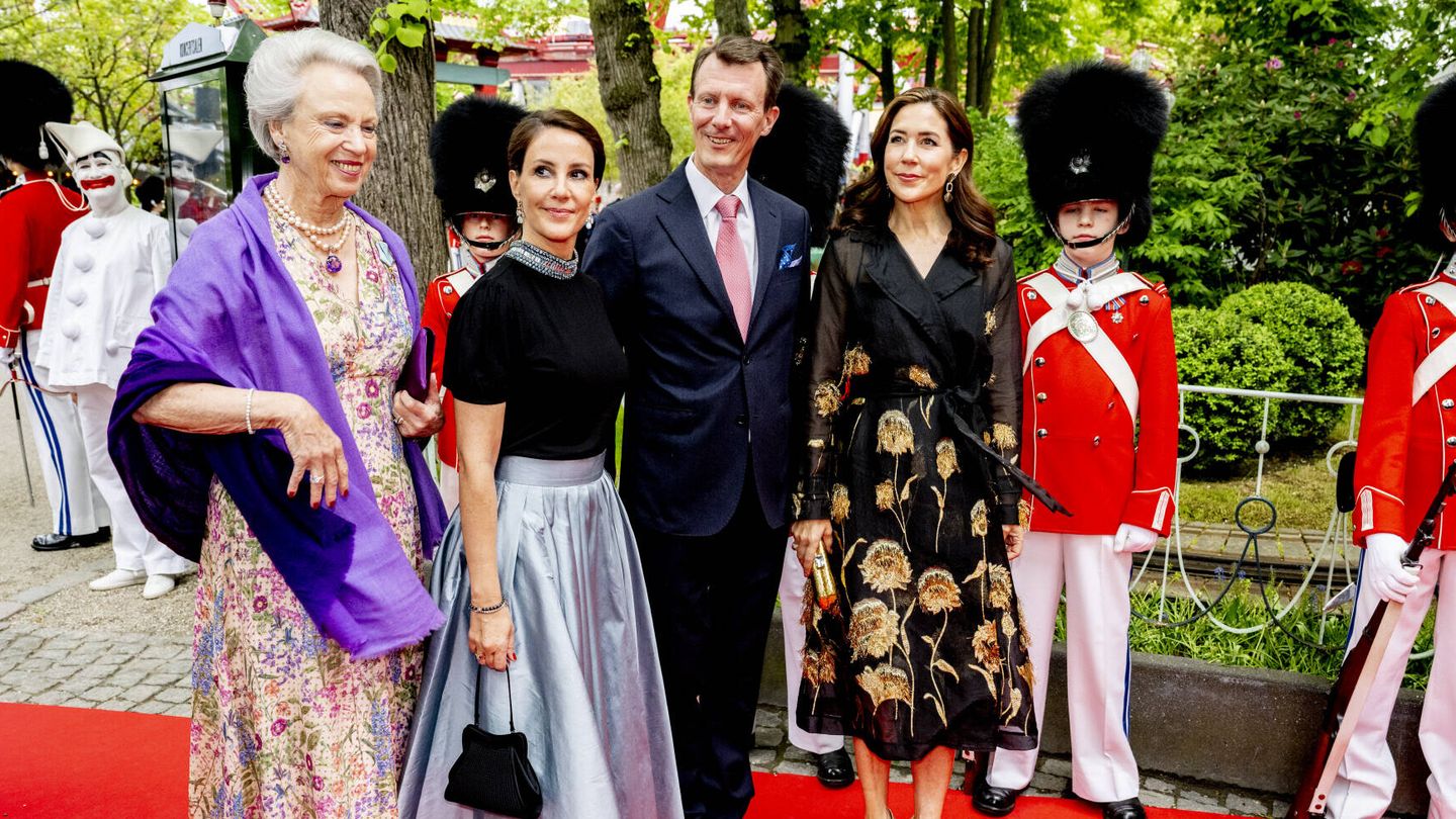 La familia real danesa, en el Jubileo de Oro de la reina Margarita. (Gtres)
