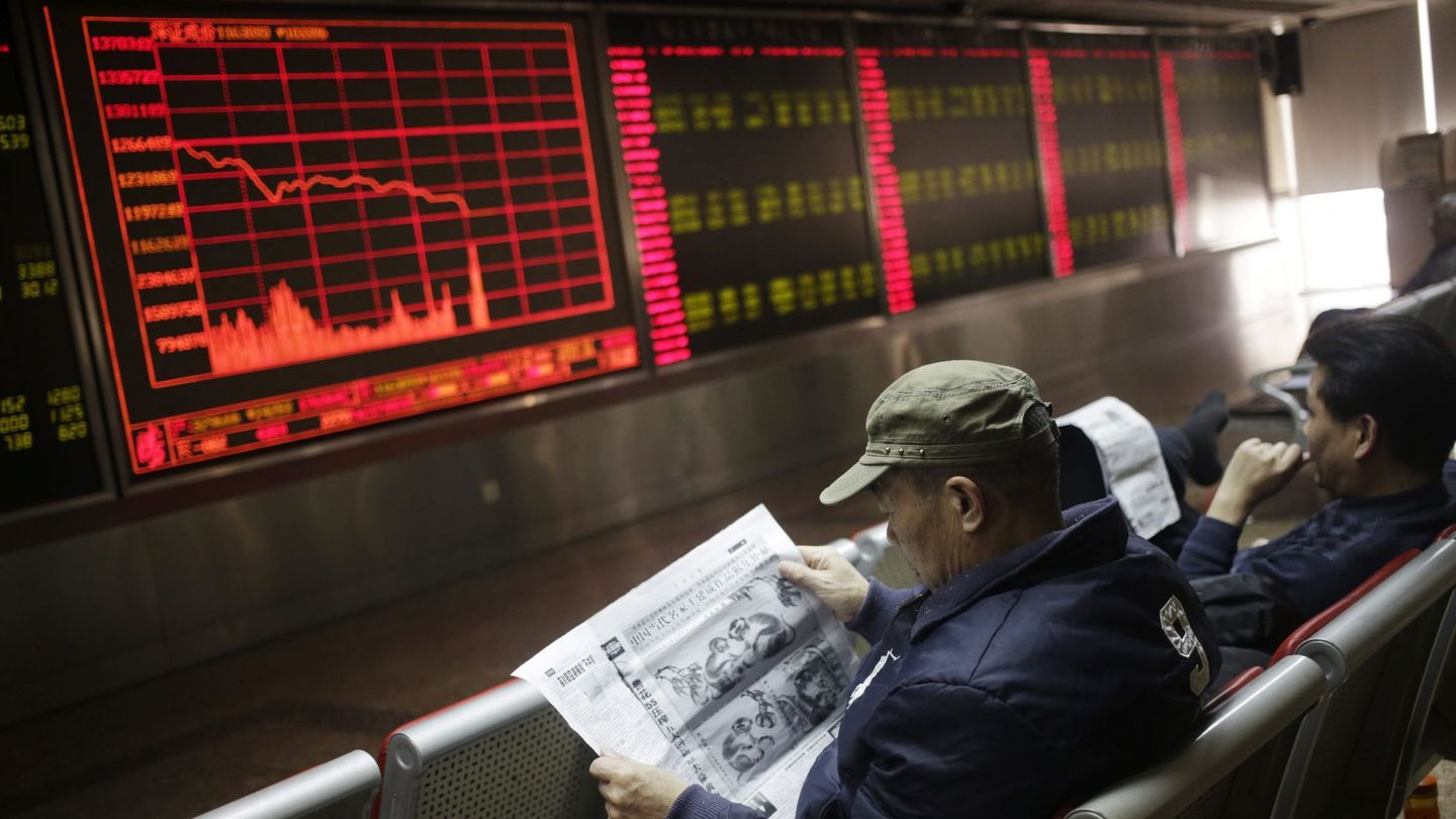 Inversores atentos a la cotización de la Bolsa de China 