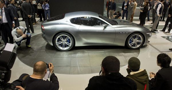 Foto: Un Maserati Alfieri, expuesto en el Salón del Automóvil de Ginebra. (EFE)
