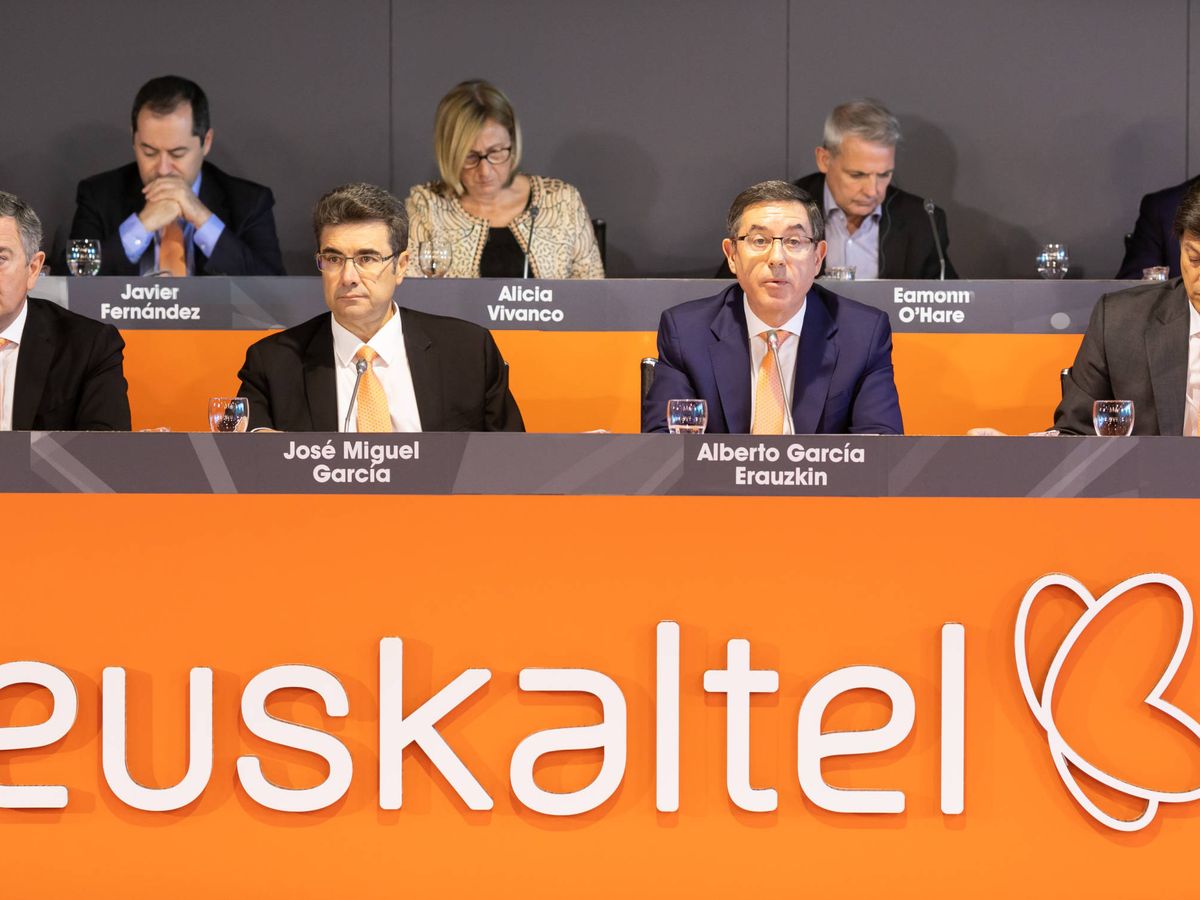 Foto: Junta de accionistas de Euskaltel, en una imagen de archivo. (EFE)