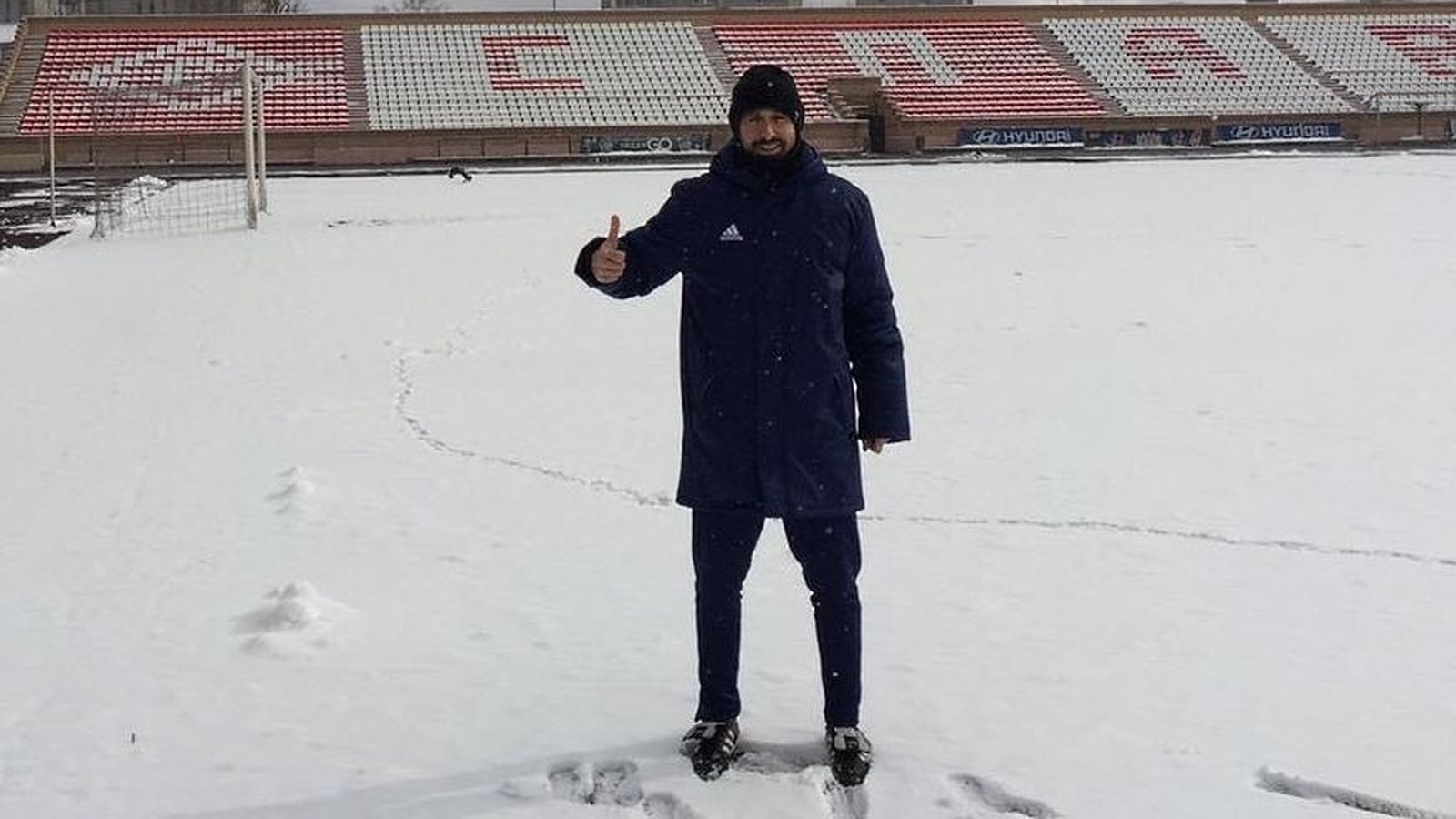 Foto: En la imagen, Óscar Garro en un nevado estadio de Kazajstán