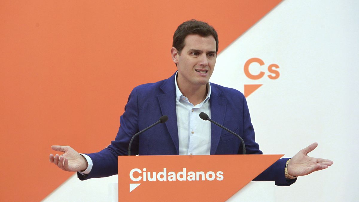 Albert Rivera: "El PSOE ha decidido 'podemizarse' y copiar todos sus errores" 