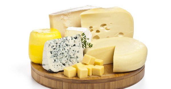 Foto: Diferentes variedades de quesos. (iStock)