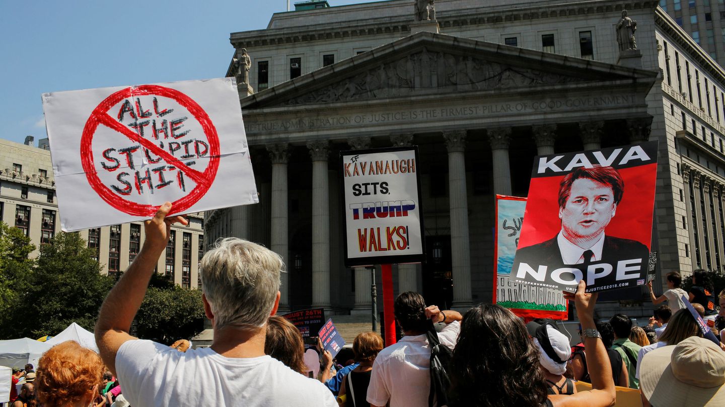 Protestas contra la nominación de Kavanaugh frente al Tribunal Supremo de Nueva York, el 26 de agosto de 2018. (Reuters)