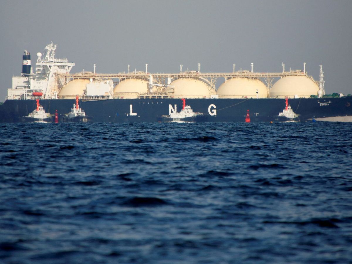 Foto: Un barco cisterna de gas natural licuado. (Reuters/Issei Kato)