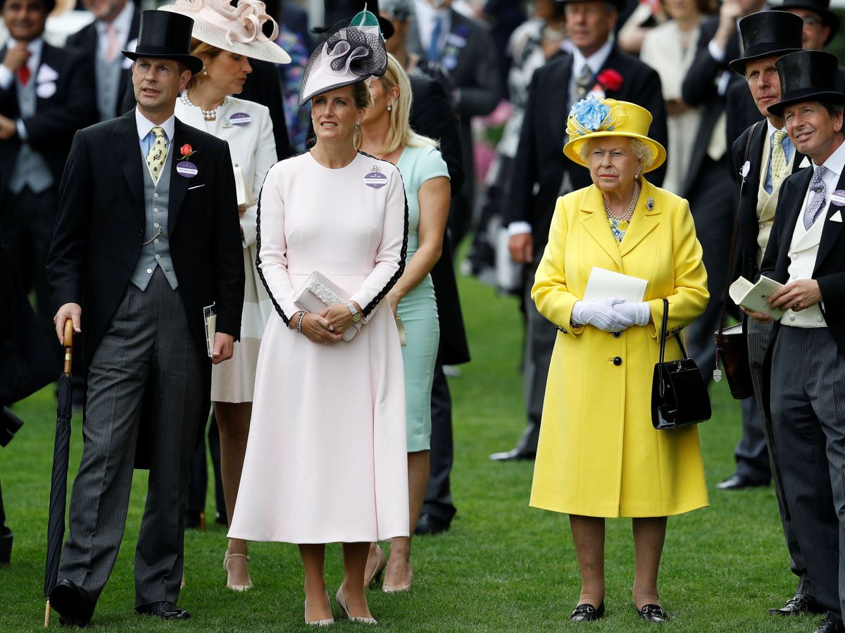 Foto: La reina Isabel y Sophie de Wessex, en una imagen de archivo. (Reuters)