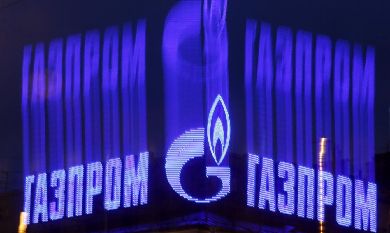 Un cartel luminoso de Gazprom en Moscú (Reuters)