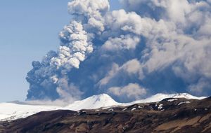 Un volcán islandés amenaza de nuevo el espacio aéreo europeo