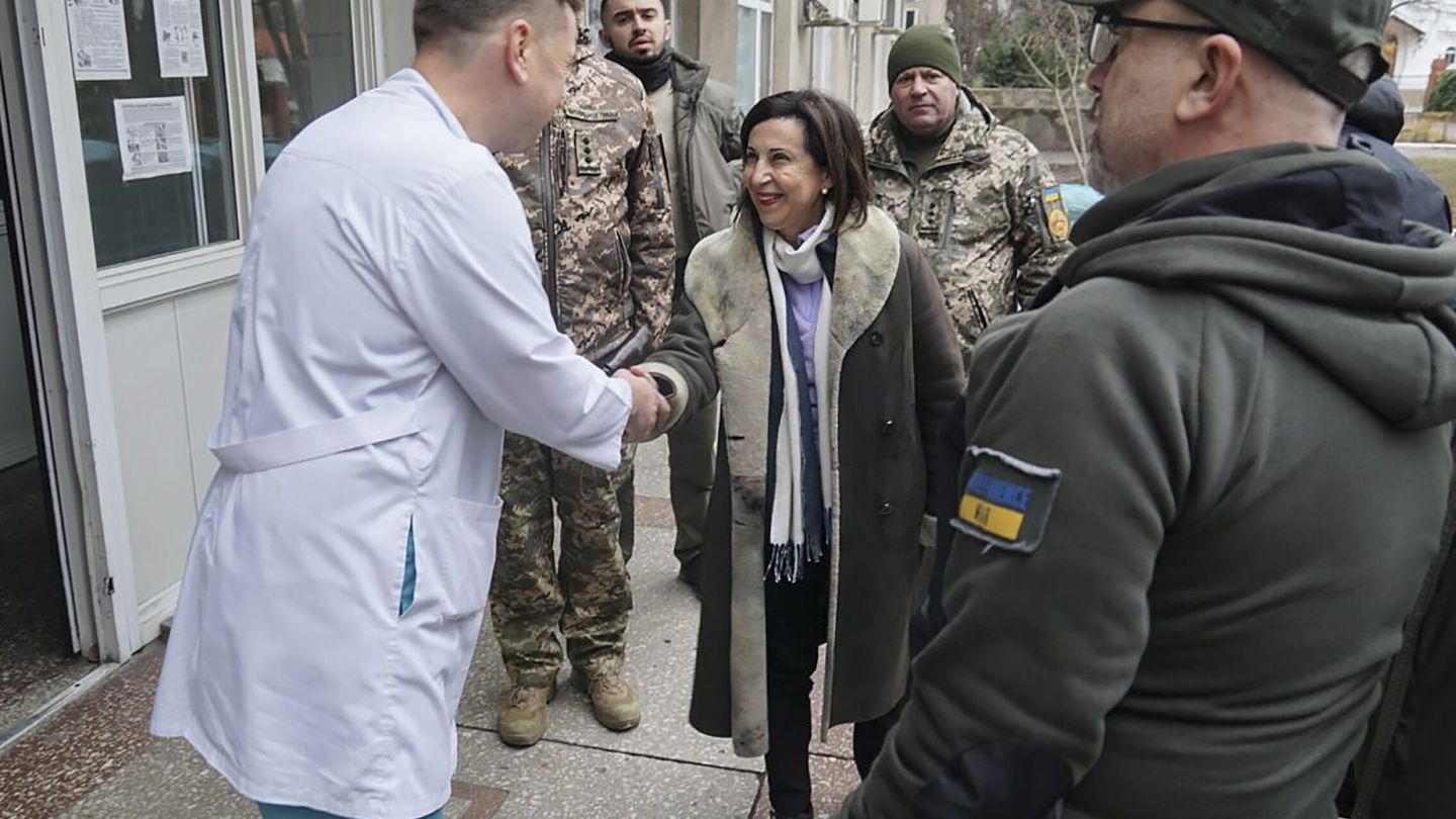 La ministra Margarita Robles durante su viaje a Odesa. (EFE/Oleksii Perk)