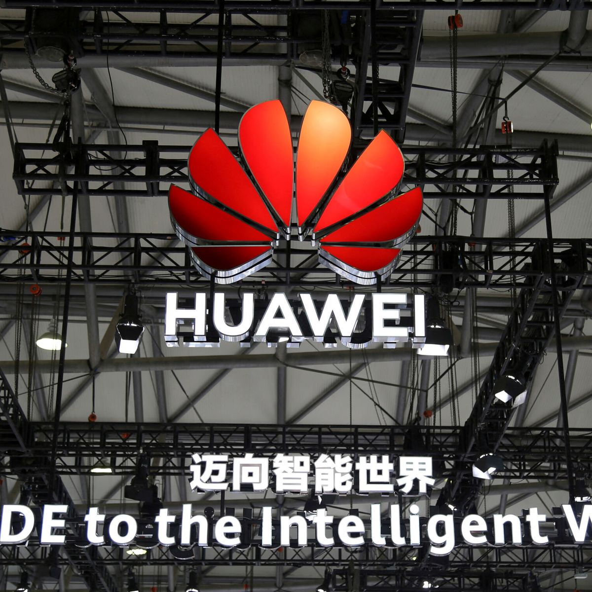 La nueva insignia de Huawei con telefonía satelital muestra la ineficiencia  de las sanciones de EEUU - 31.08.2023, Sputnik Mundo
