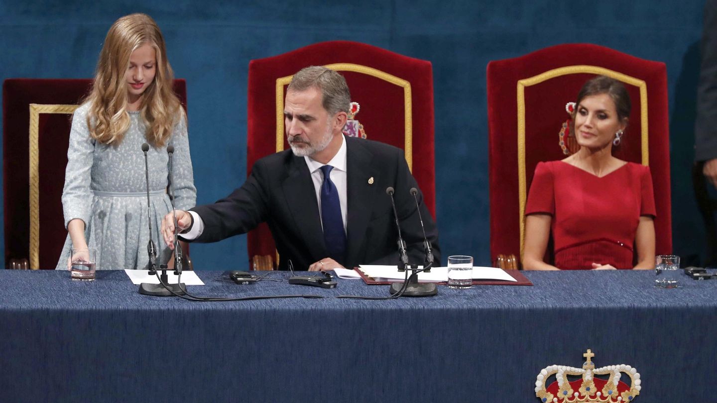 La princesa Leonor al inicio de su discurso durante la ceremonia de entrega de los Premios Princesa de Asturias 2019. (EFE)