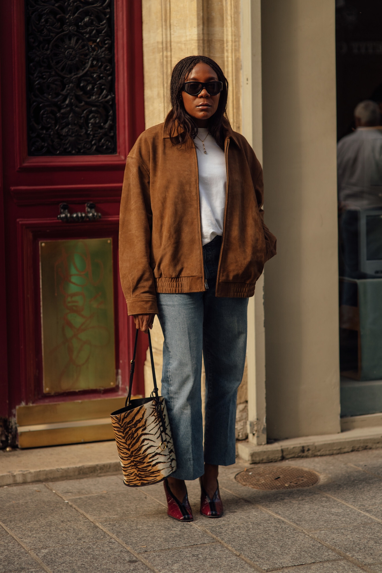 Foto de La cazadora de ante es un must de esta temporada, lo confirma el streetstyle